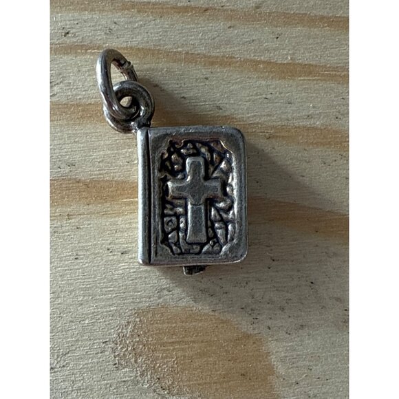 Miniature Silver Bible Pendant With Cross & Dove Design - Picture 2 of 4